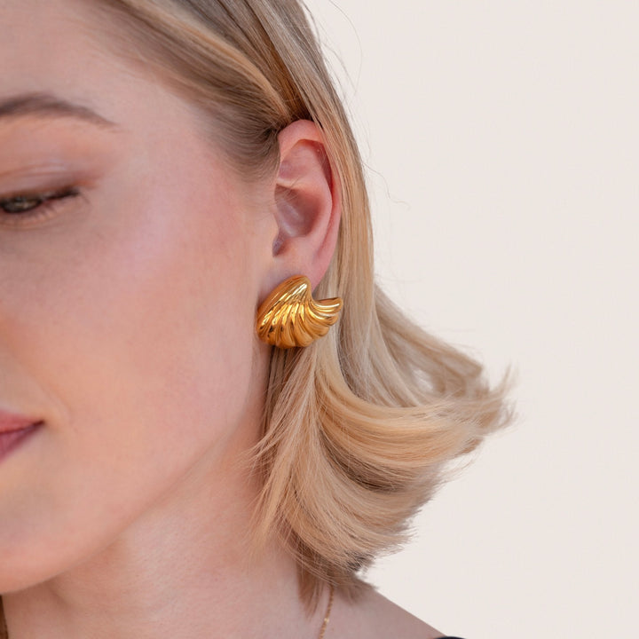 Pendientes de Concha Dorada
