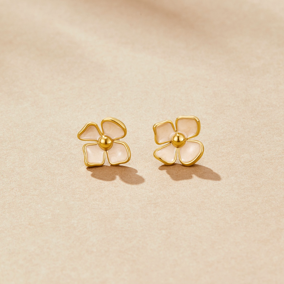 Pendientes de flores florecientes