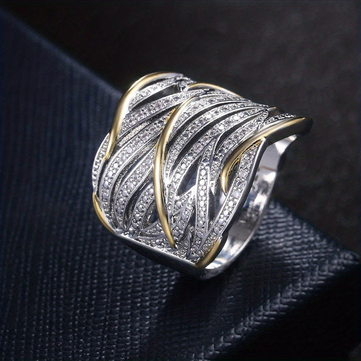 Anillo retorcido de múltiples capas elegante