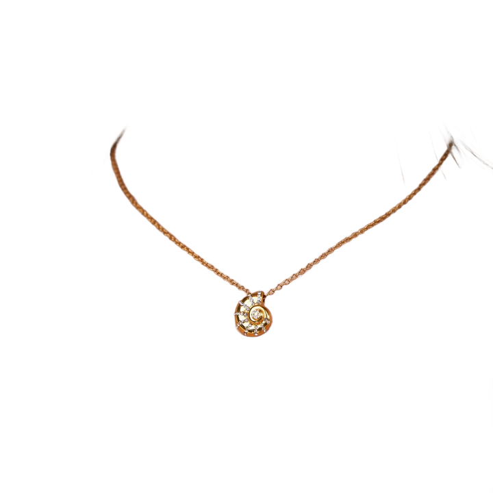 Collar con colgante de concha de cristal Luca